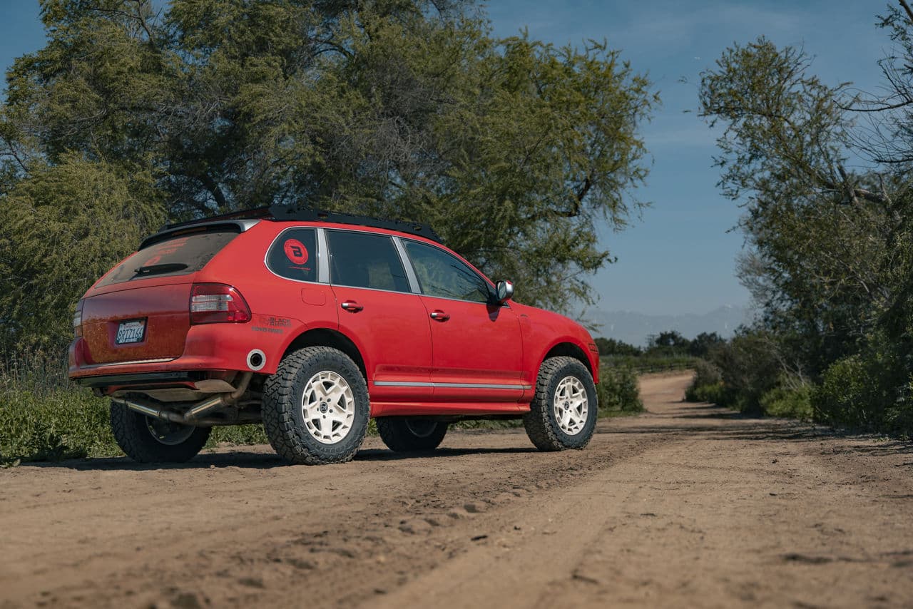 Front view of 2005 Porsche Cayenne with wheels