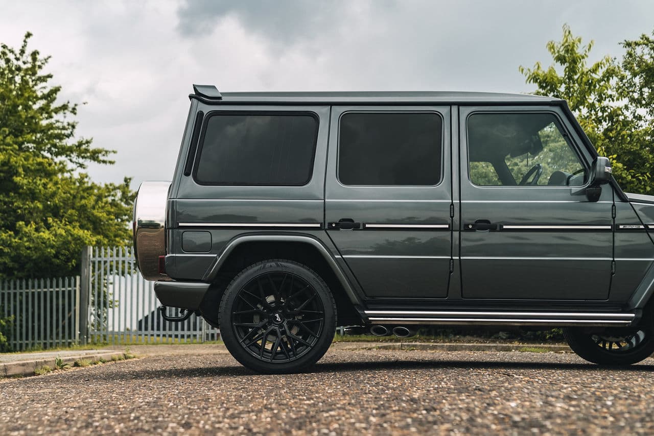 Interior of 2006 Mercedes-Benz G55 with wheels