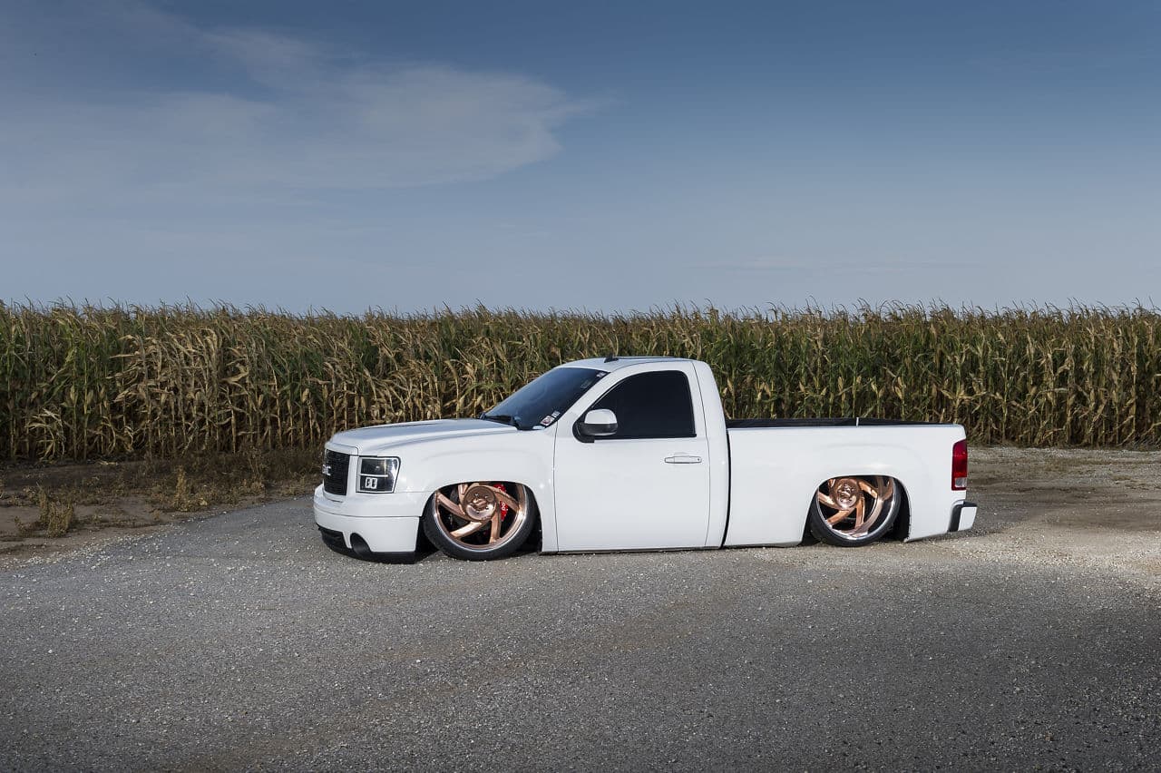 Side profile of 2008 GMC Sierra 1500 with wheels
