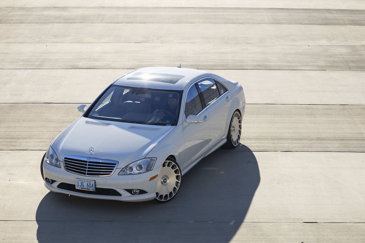 Interior of 2008 Mercedes-Benz S-Class with wheels