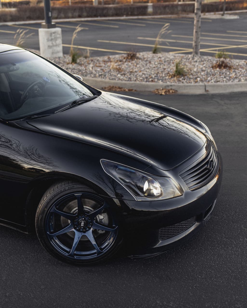 Rear view of 2009 Infiniti G37 with wheels