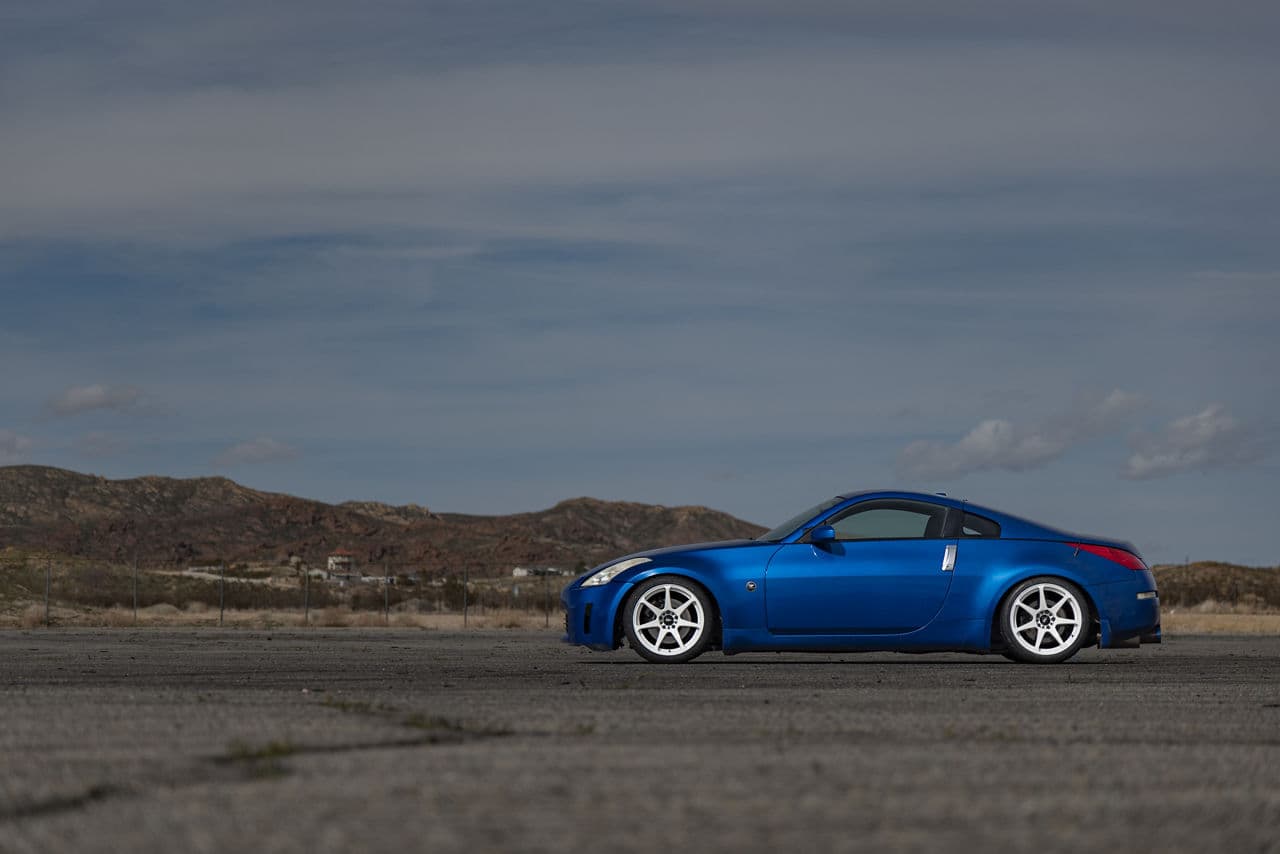 Interior of 2009 Nissan 350Z with wheels