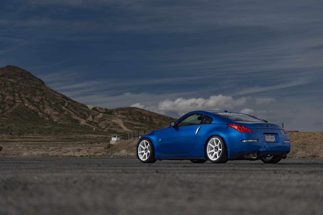 Detail view of 2009 Nissan 350Z with wheels