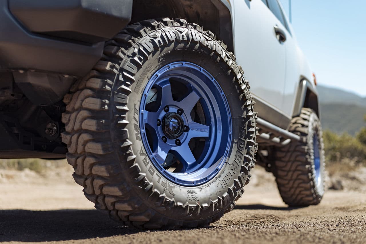 Side profile of 2010 Toyota FJ Cruiser with vehicle wraps