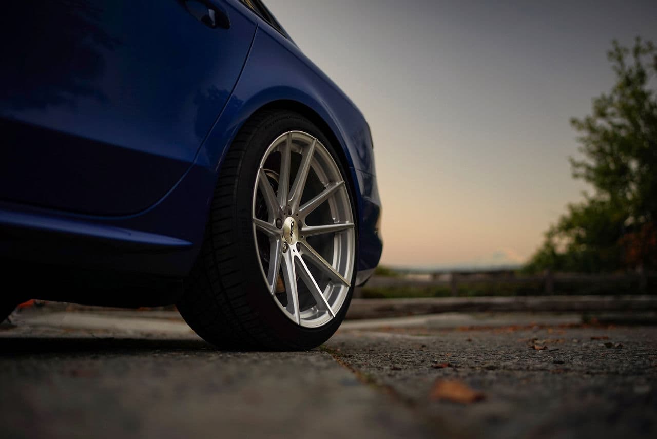 Interior of 2013 Audi S4 with wheels