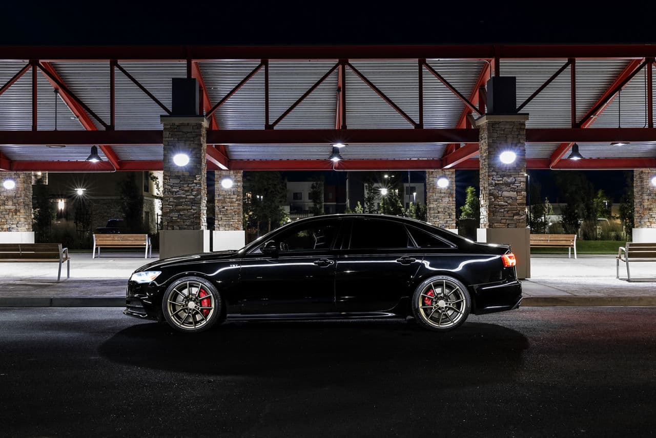 Side profile of 2013 Audi S6 with wheels