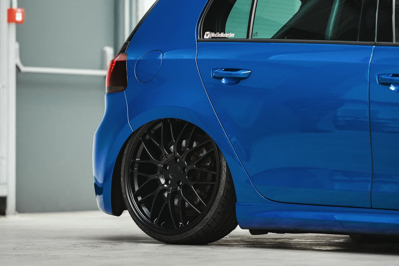Interior of 2013 Volkswagen Golf R with wheels