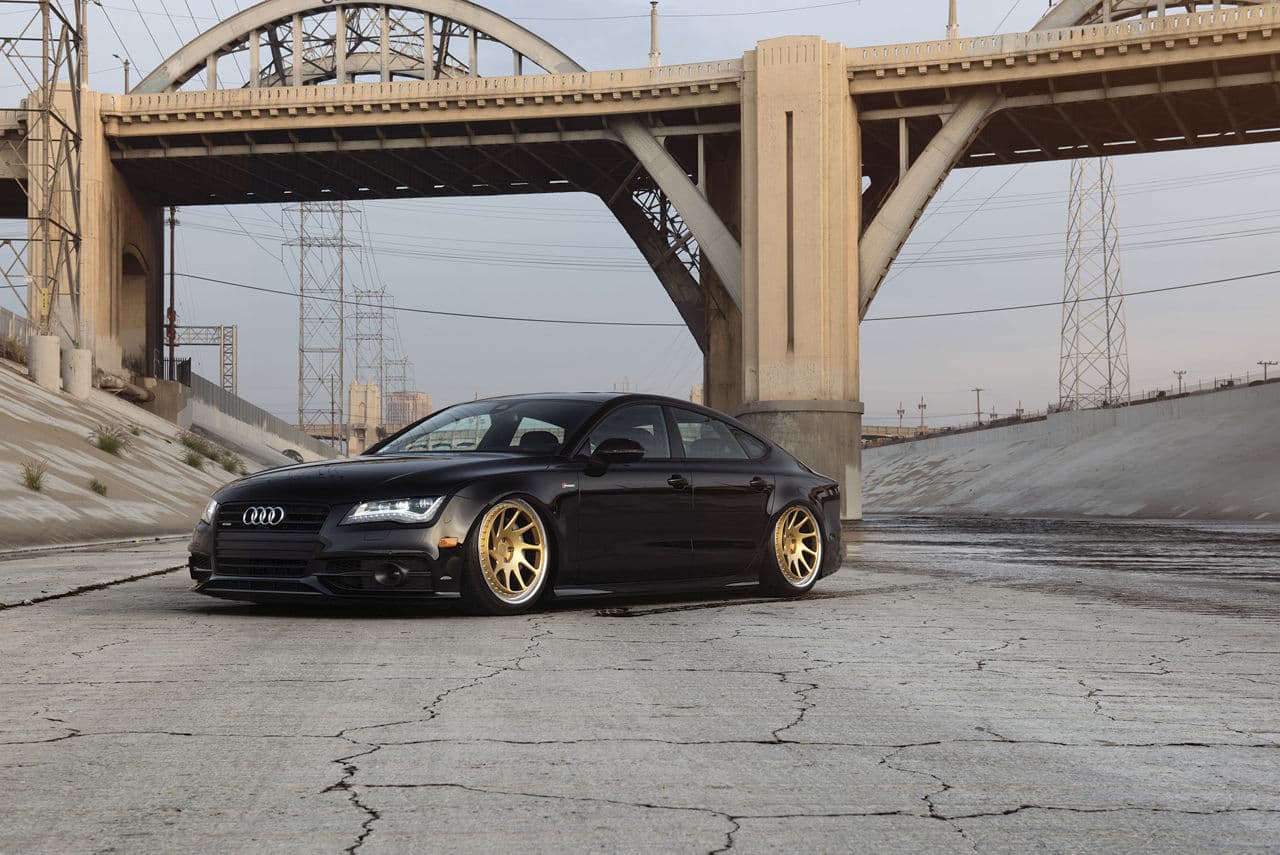 Front view of 2014 Audi A7 with wheels