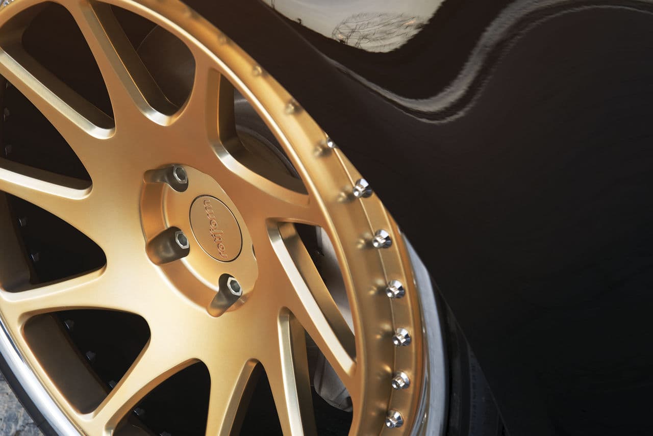 Detail view of 2014 Audi A7 with wheels