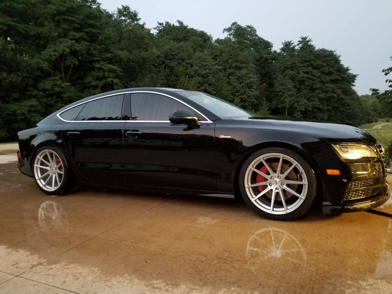 Front view of 2014 Audi A7 with wheels