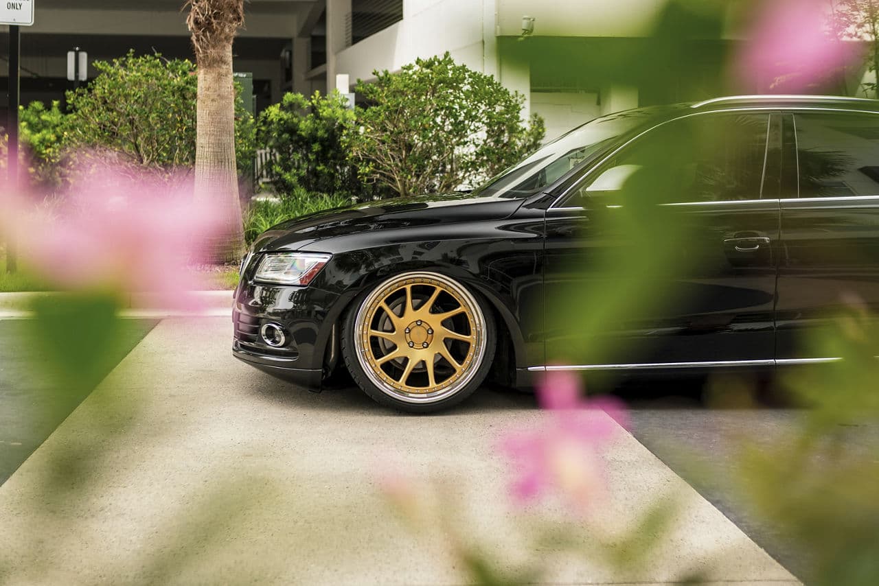 Interior of 2014 Audi Q5 with wheels