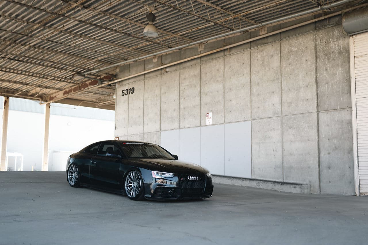 Front view of 2014 Audi RS5 with wheels