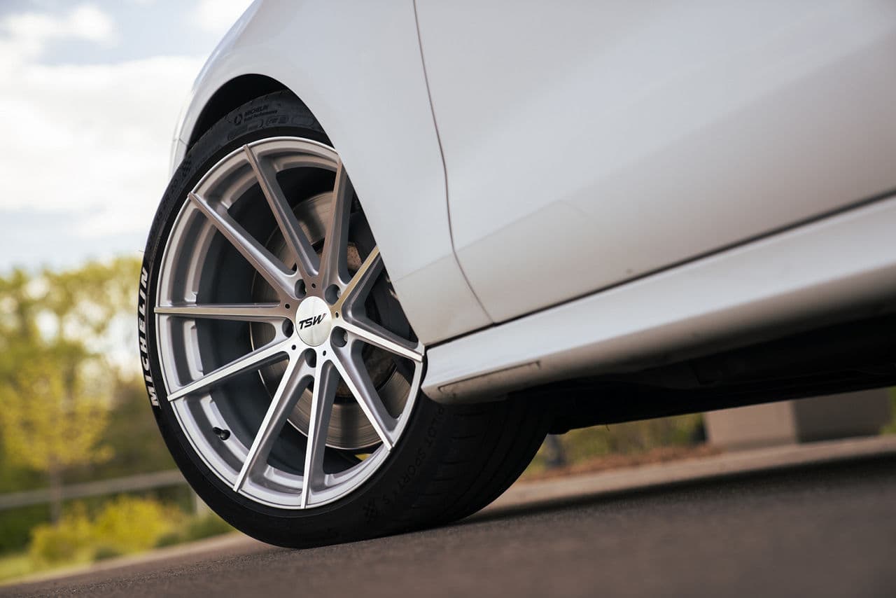 Detail view of 2014 Audi S7 with wheels