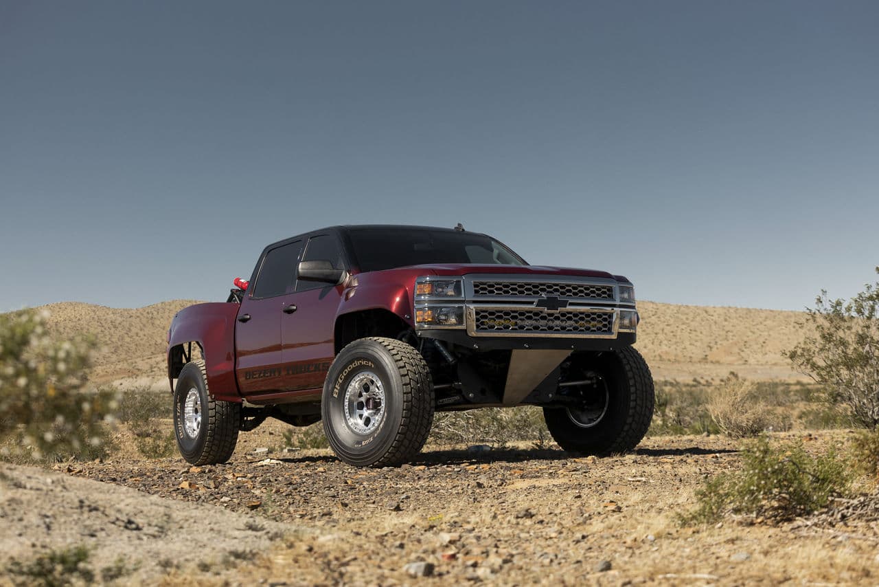 Front view of 2014 Chevrolet Silverado with truck suv wheels