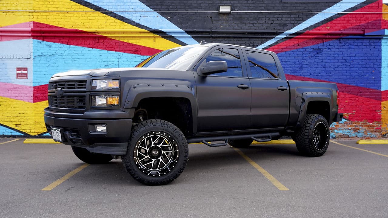 Front view of 2014 Chevrolet Silverado with wheels