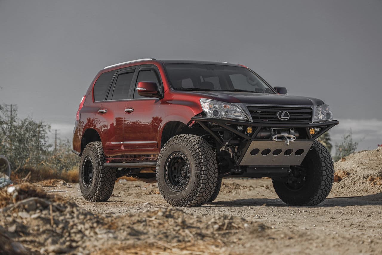 Front view of 2014 Lexus GX460 with wheels