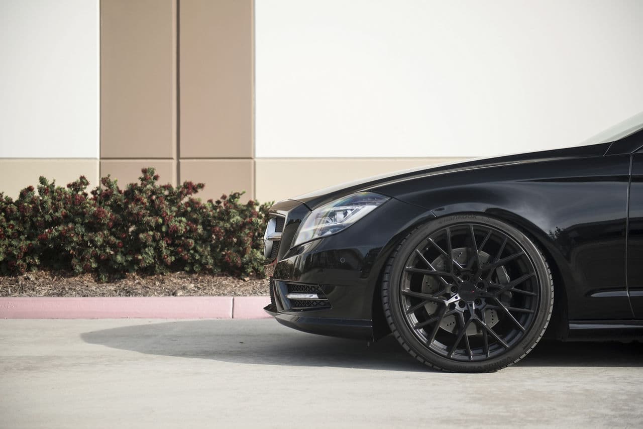 Interior of 2014 Mercedes-Benz CL550 with wheels