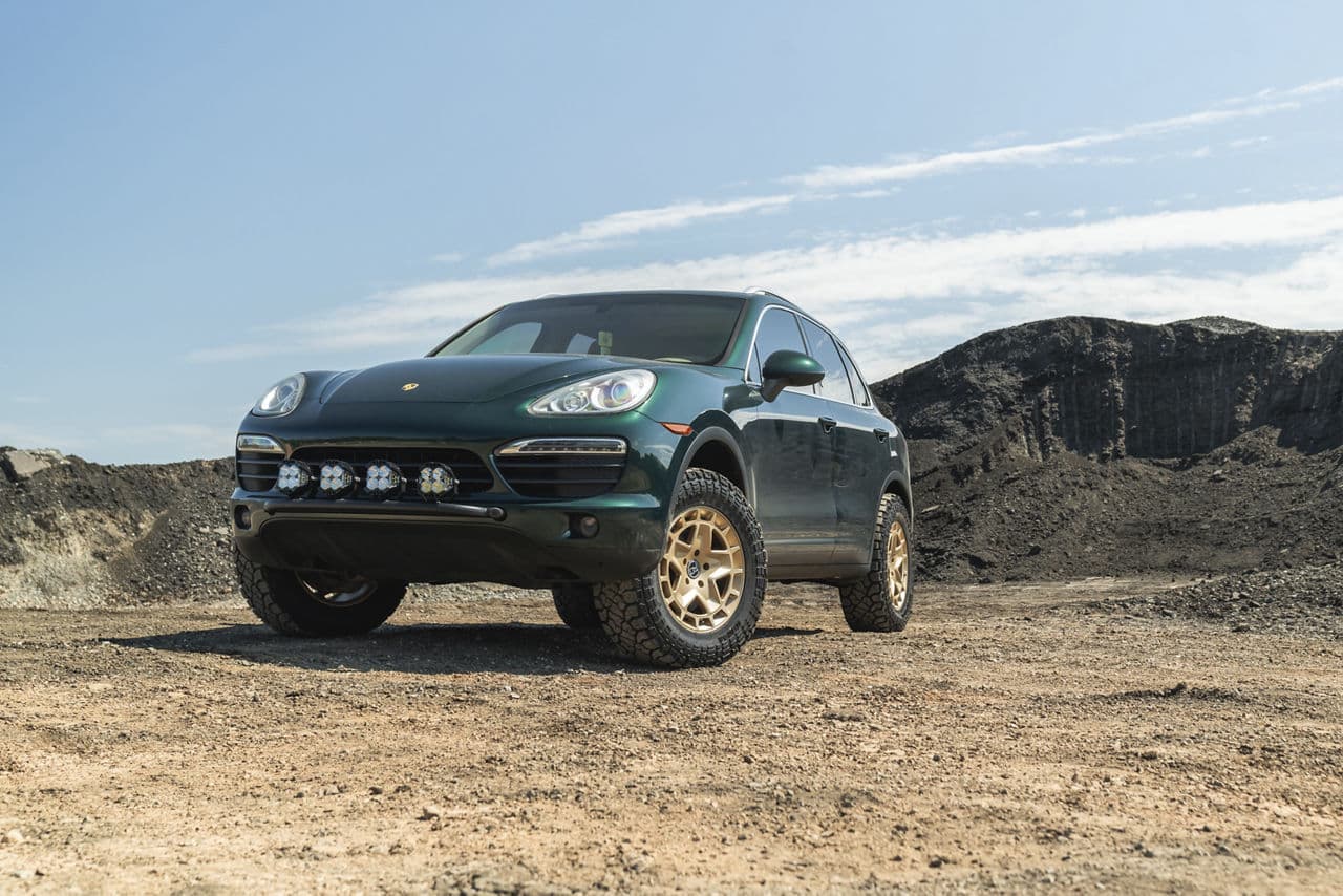 Front view of 2014 Porsche Cayenne with wheels