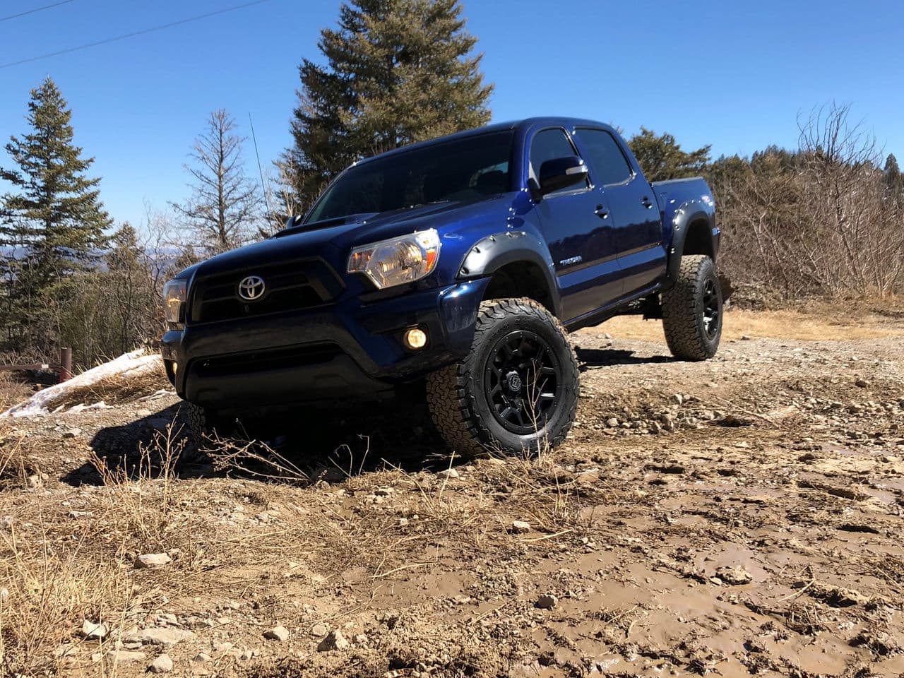 Front view of 2014 Toyota Tacoma with wheels