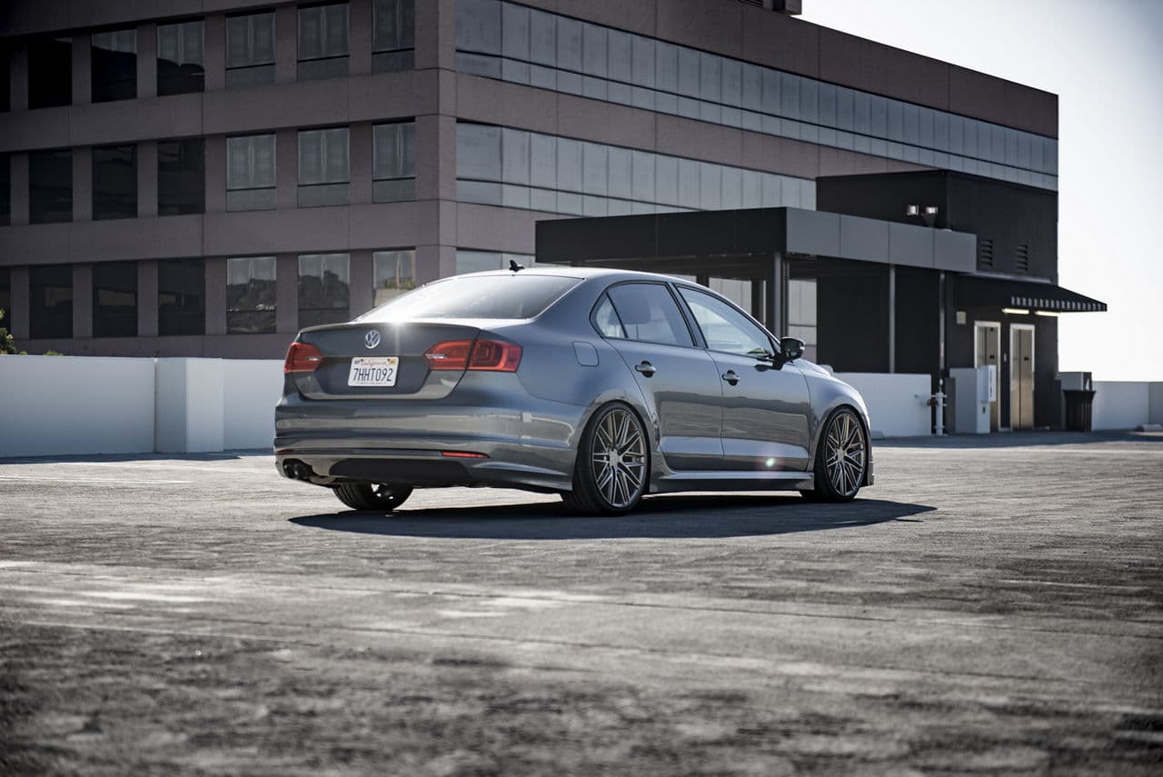 Rear view of 2014 Volkswagen Jetta with wheels