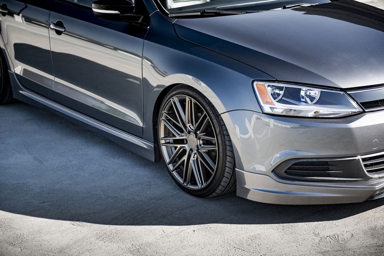 Interior of 2014 Volkswagen Jetta with wheels