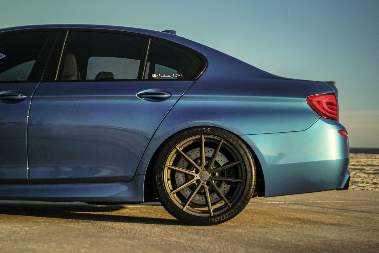 Interior of 2015 BMW M5 with wheels