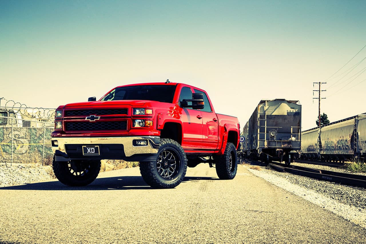 Front view of 2015 Chevrolet Silverado with wheels