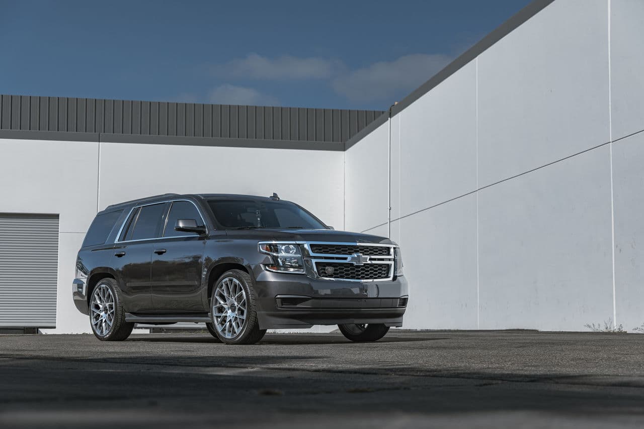 Front view of 2015 Chevrolet Tahoe with wheels