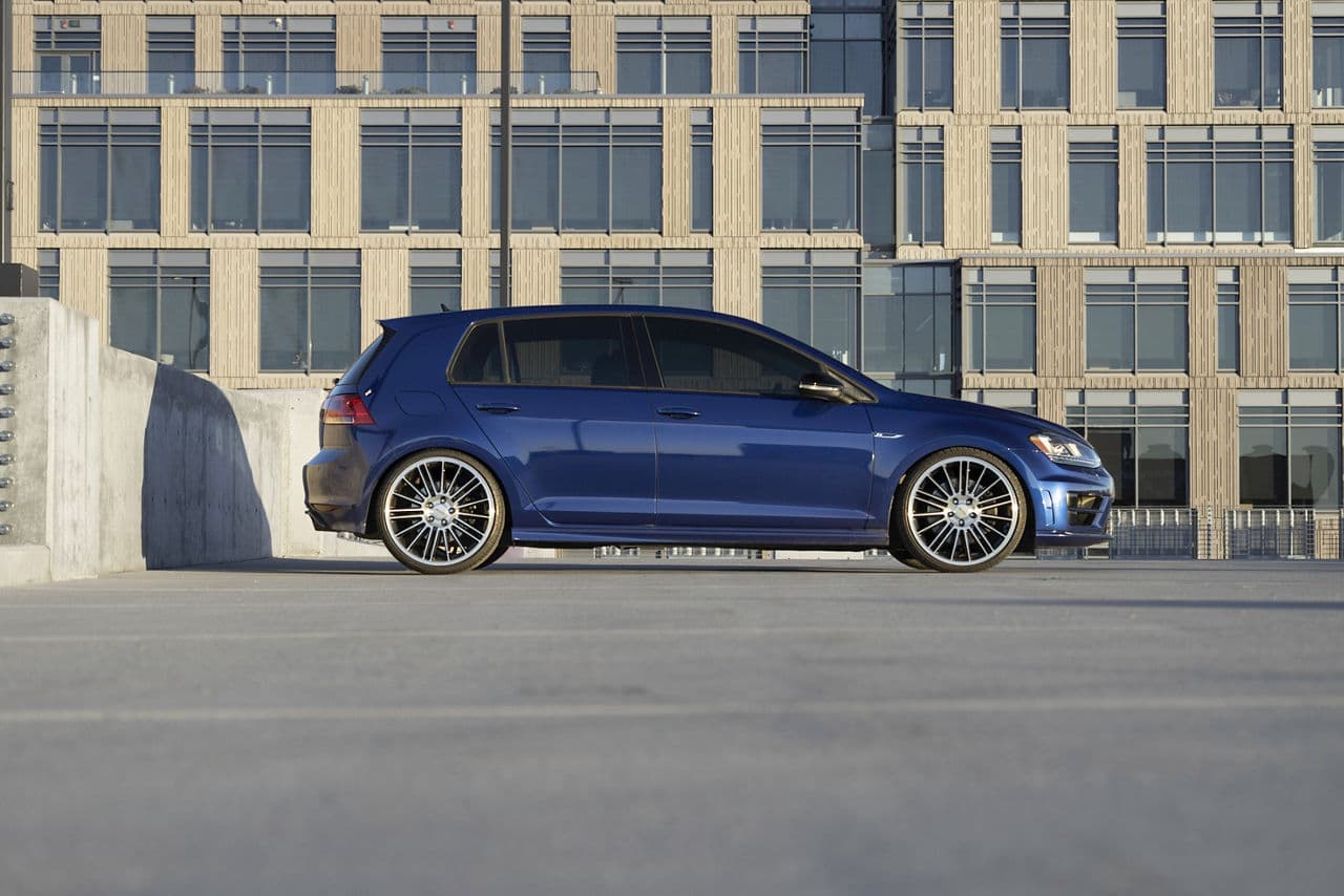 Side profile of 2015 Volkswagen Golf R with wheels