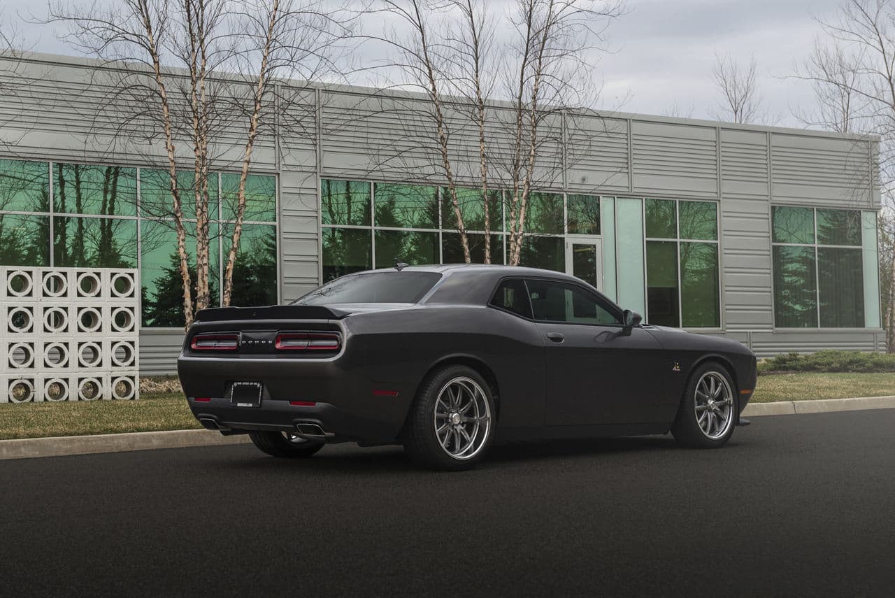 Side profile of 2016 Dodge Challenger Scatpack with wheels
