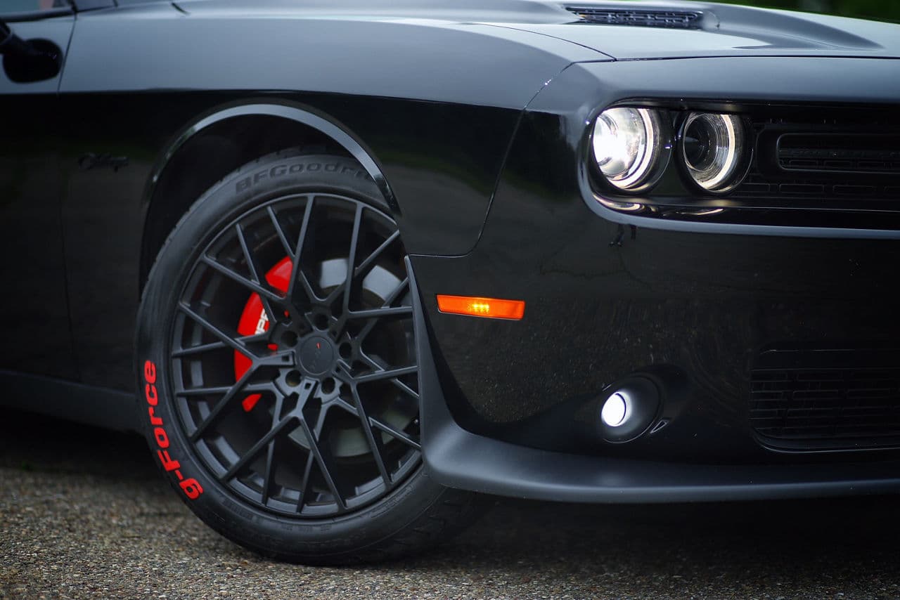 Side profile of 2016 Dodge Challenger with wheels