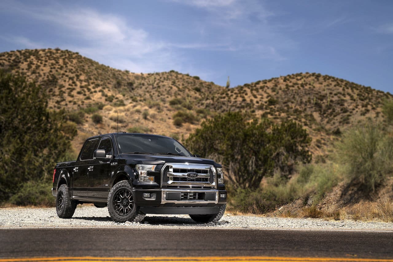 Side profile of 2016 Ford F150 with wheels