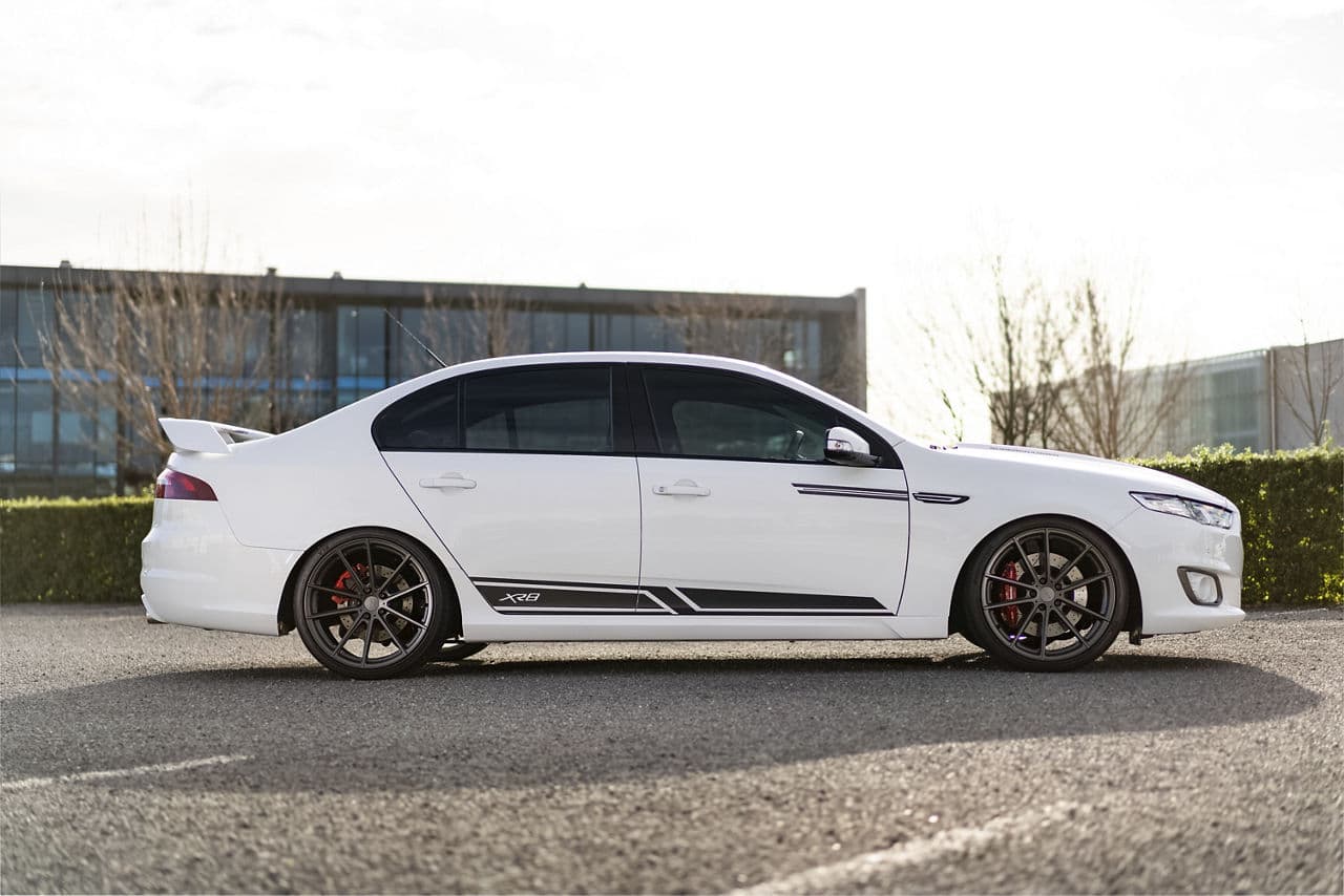Side profile of 2016 Ford Falcon with wheels