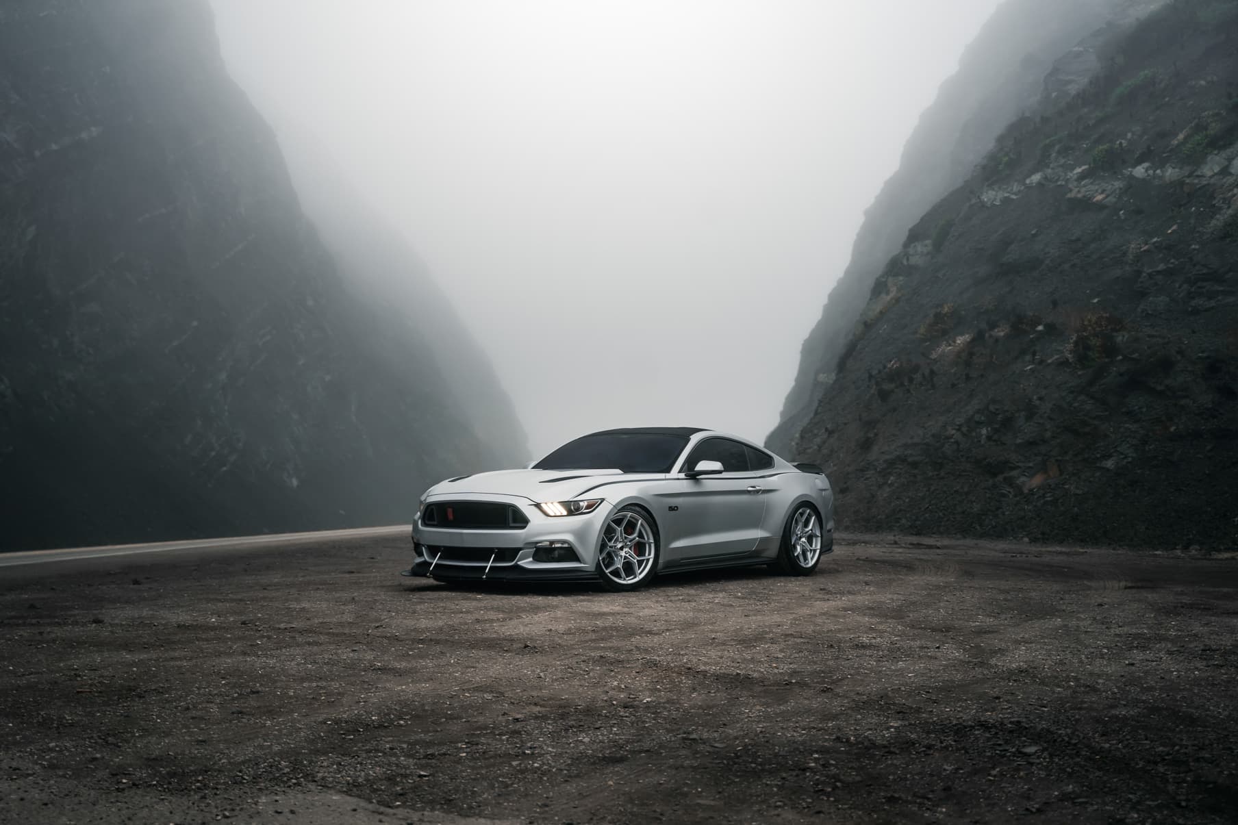 2016 Ford Mustang GT — wheels, side profile