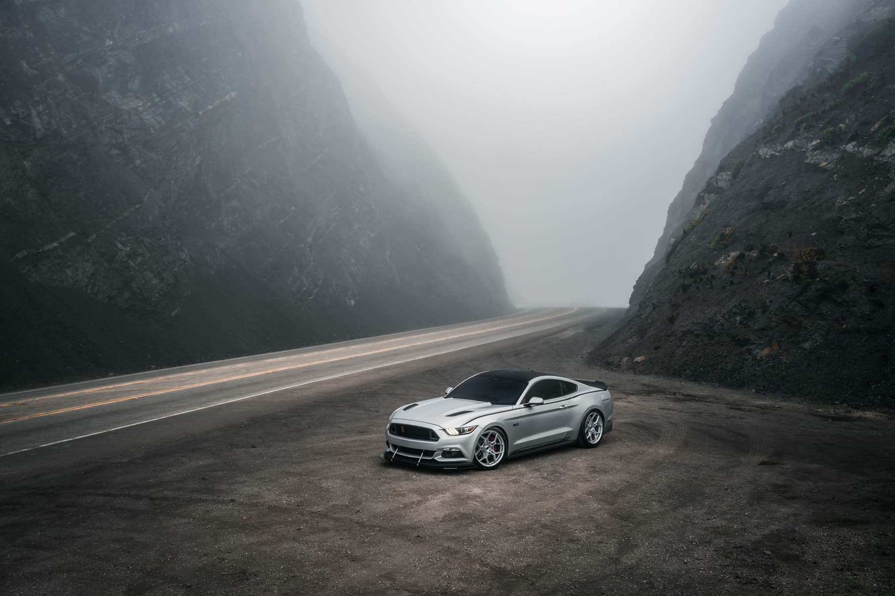 2016 Ford Mustang GT — wheels, interior