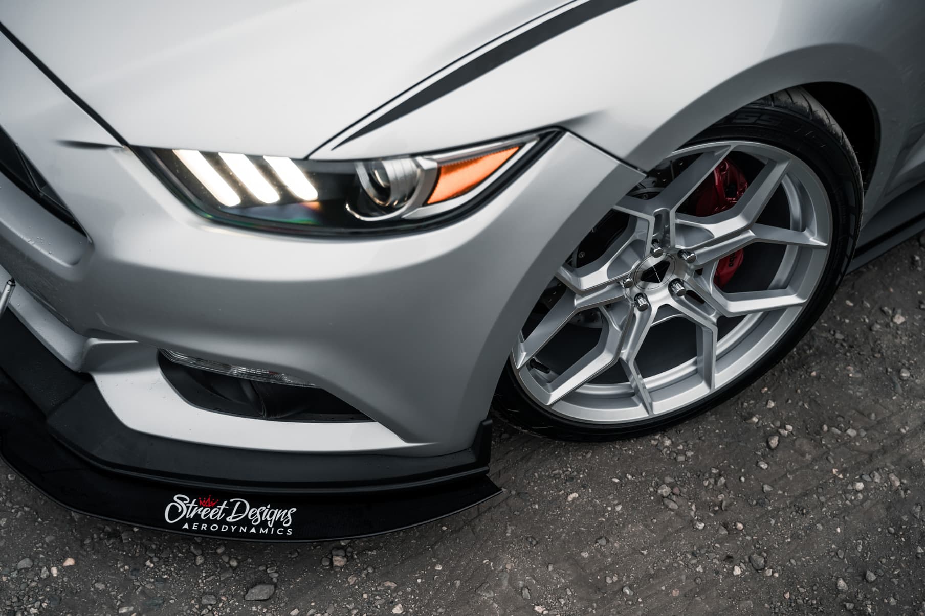 2016 Ford Mustang GT — wheels, detail view