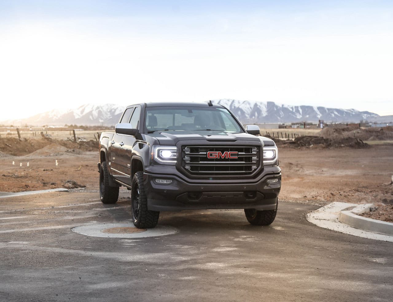 Front view of 2016 GMC Sierra with wheels