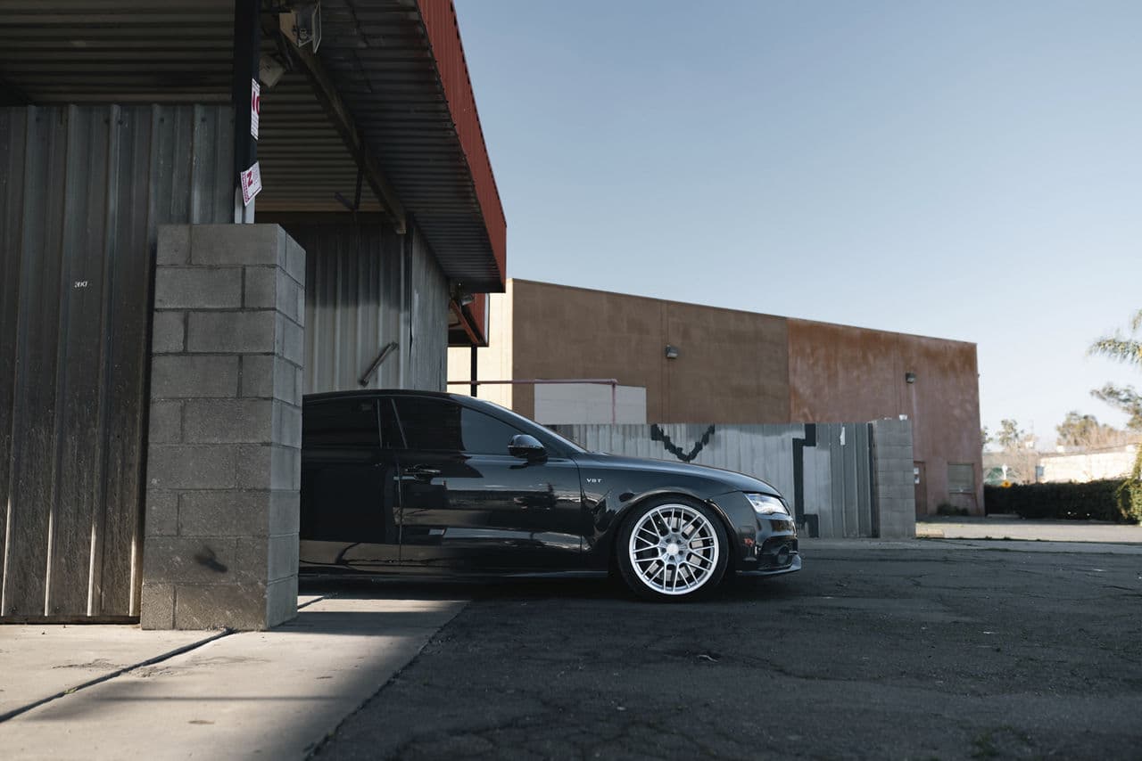 Side profile of 2017 Audi S7 with wheels