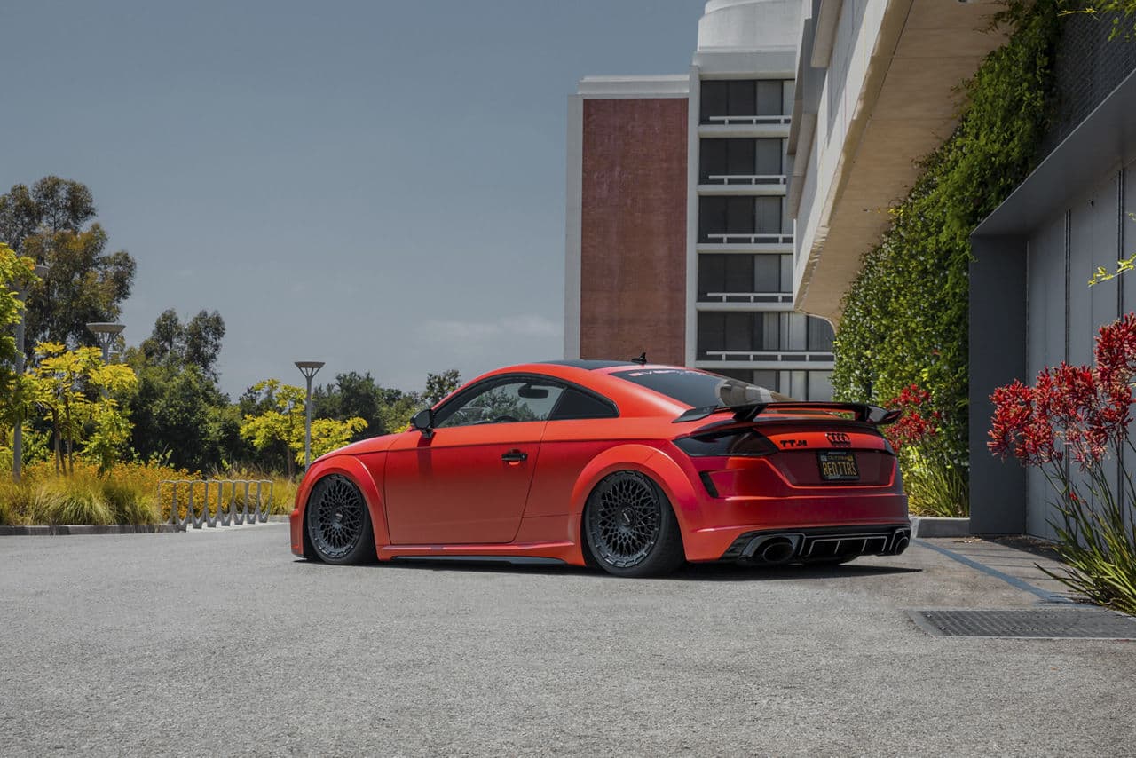 Front view of 2017 Audi TT RS with wheels