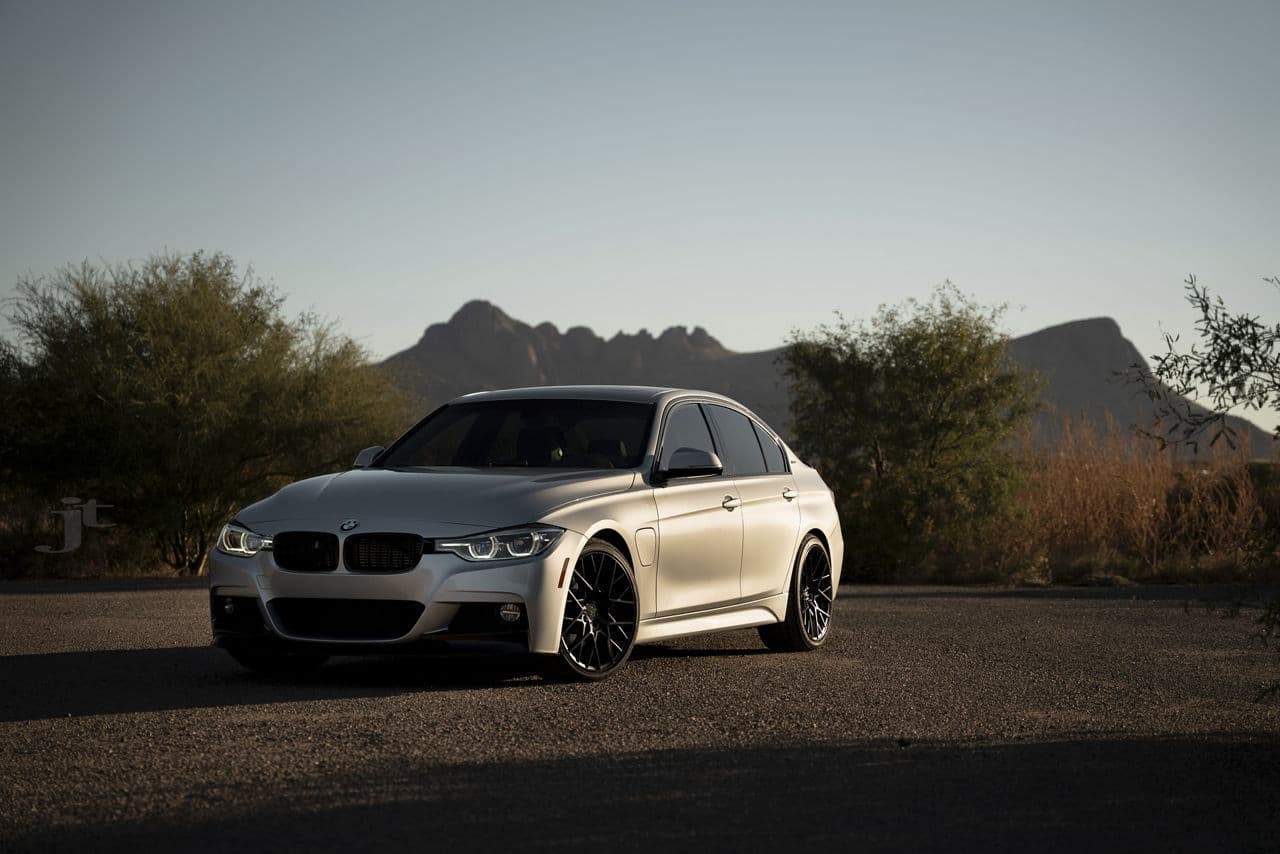 Front view of 2017 BMW 330e with wheels