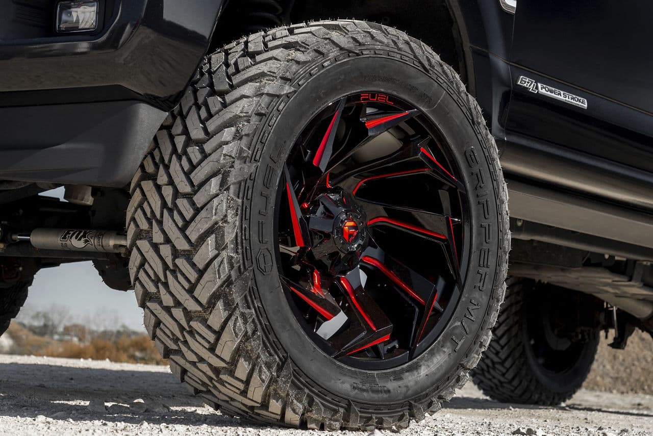 Rear view of 2017 Ford F250 with truck suv wheels
