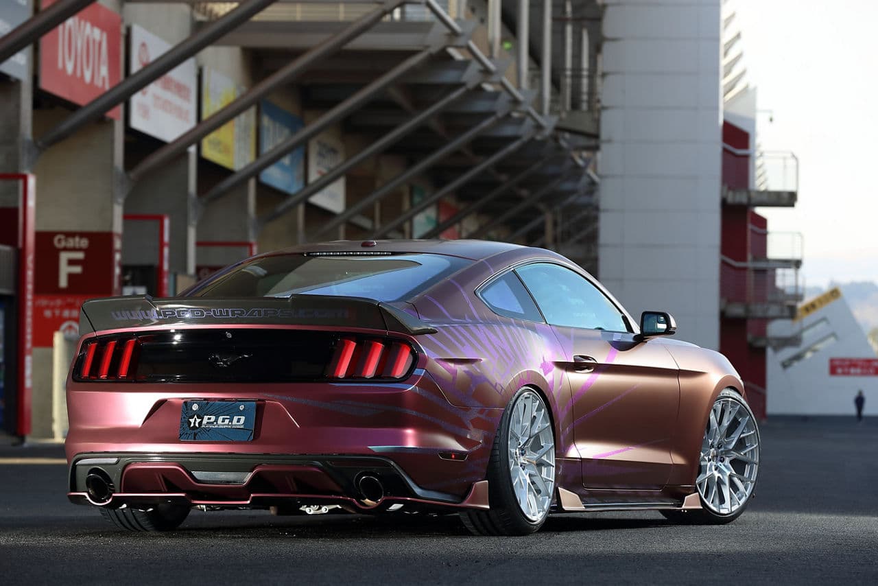 Front view of 2017 Ford Mustang with wheels