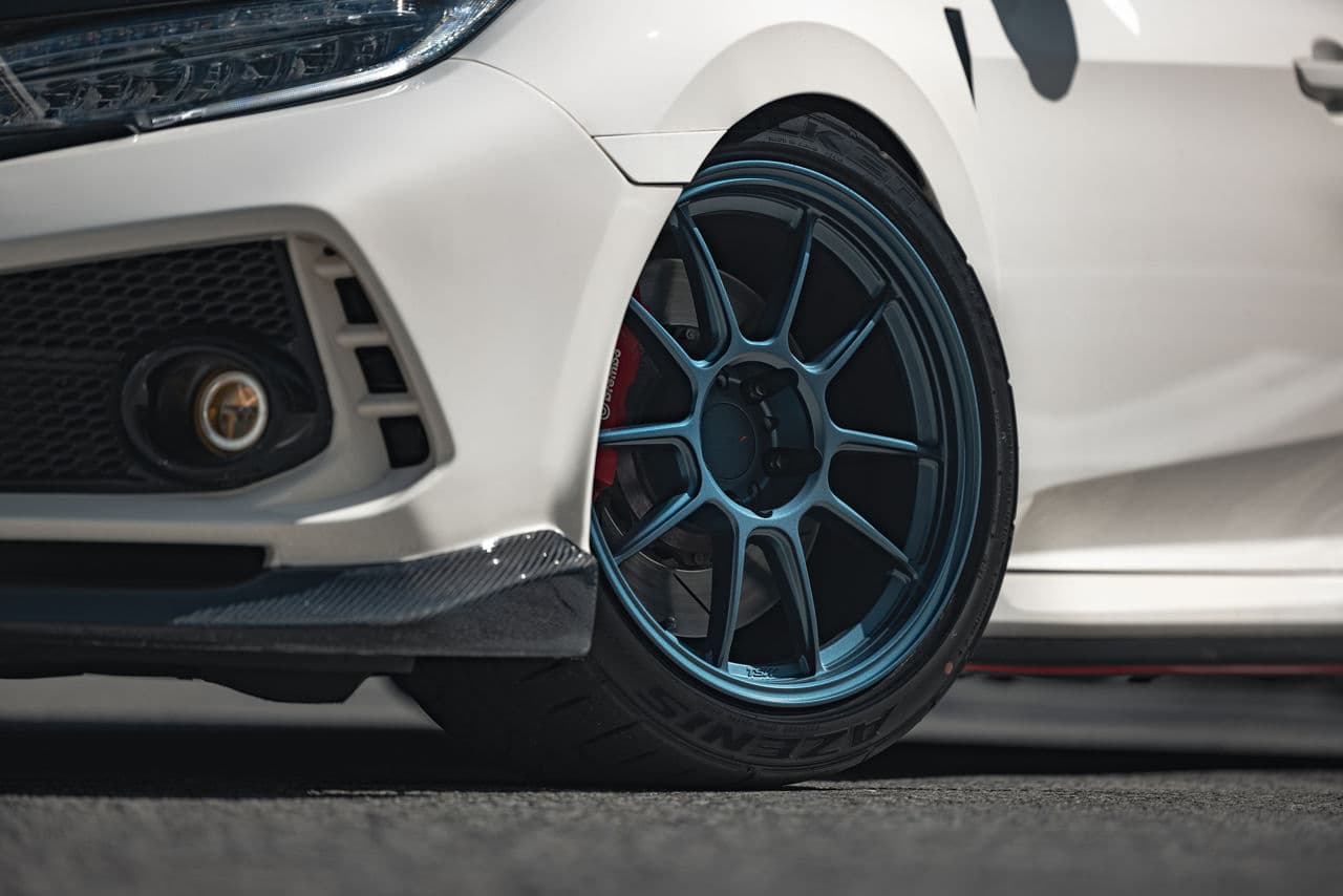 Rear view of 2017 Honda Civic Type R with wheels