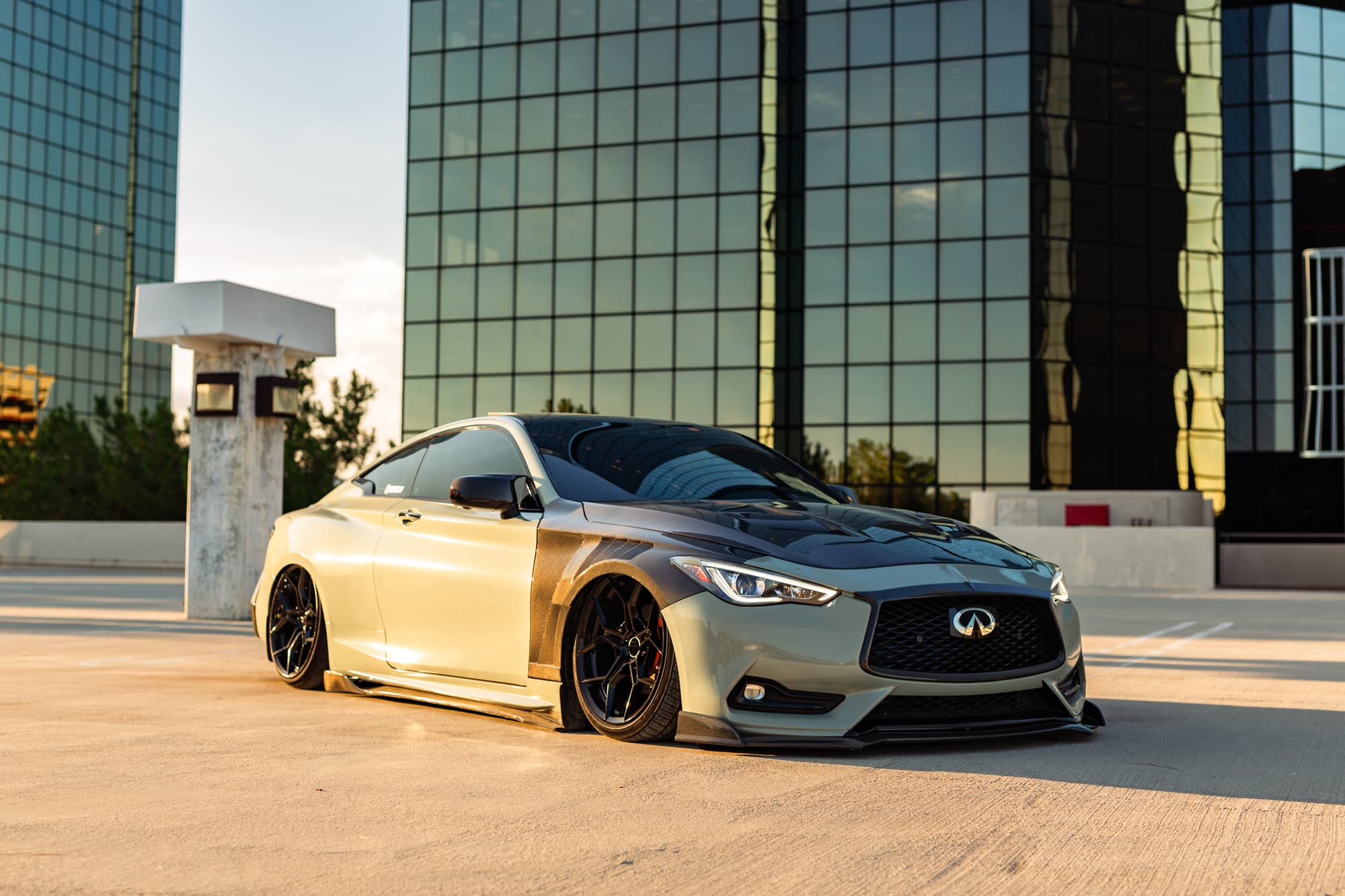 2017 Infiniti Q60 — wheels, front view