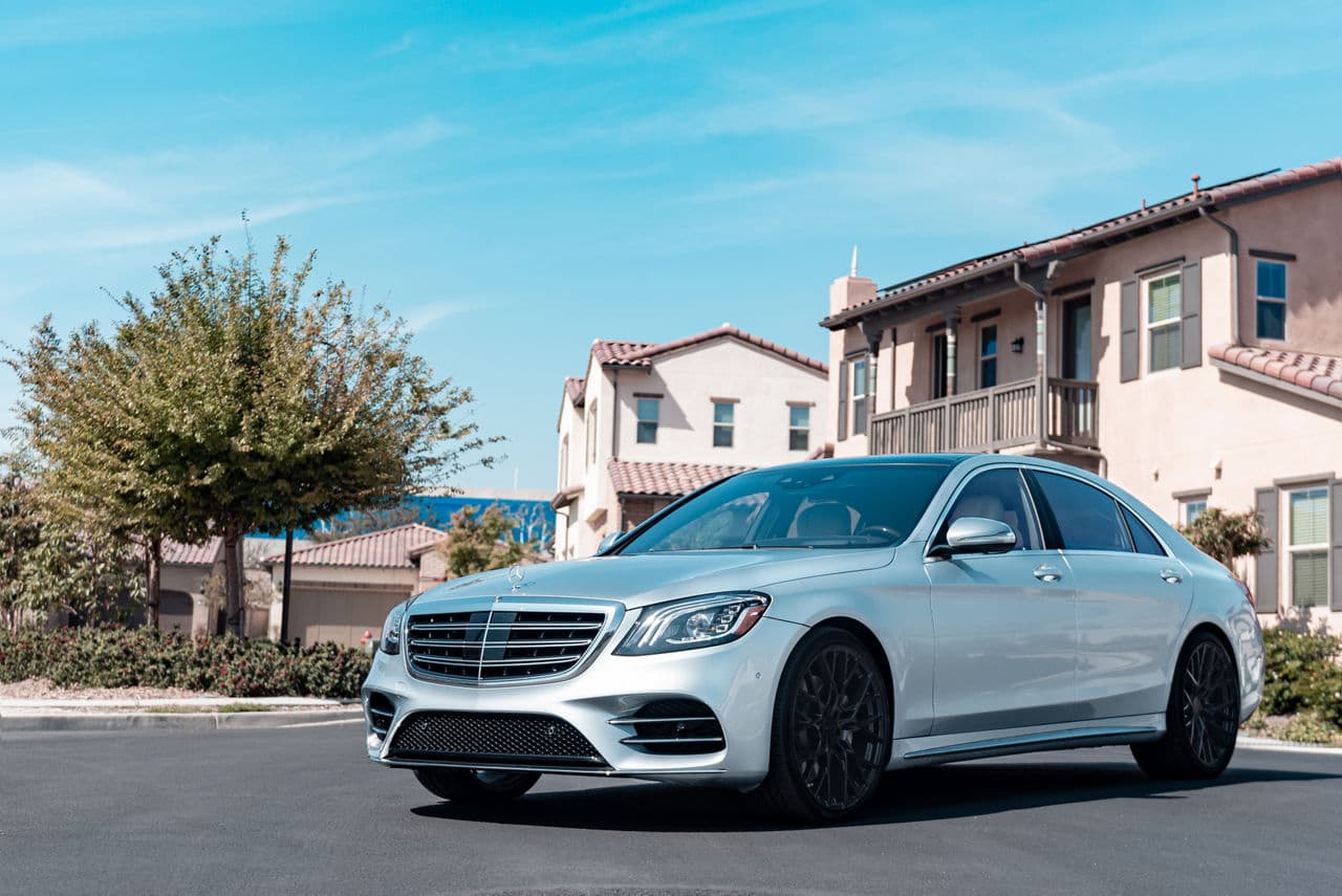 Front view of 2017 Mercedes-Benz S560 with wheels