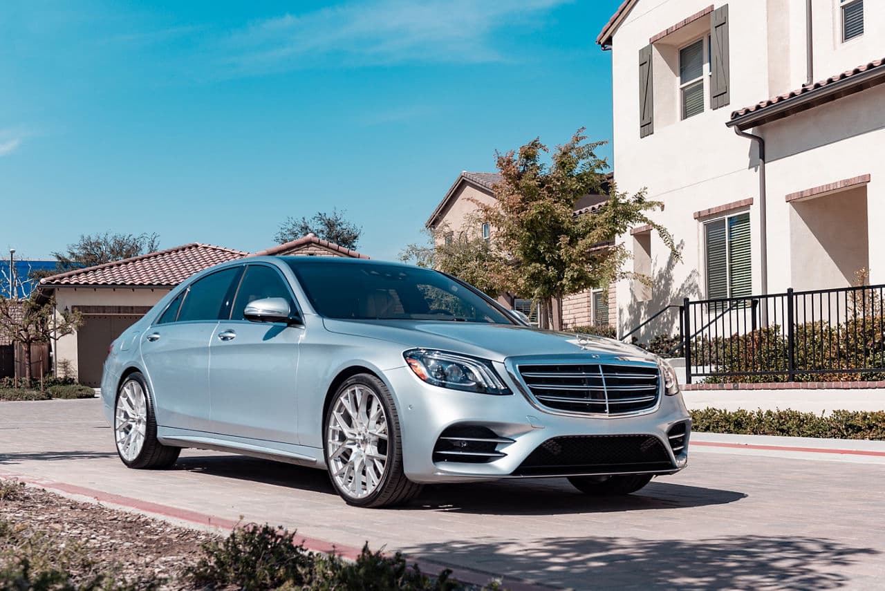Detail view of 2017 Mercedes-Benz S560 with wheels