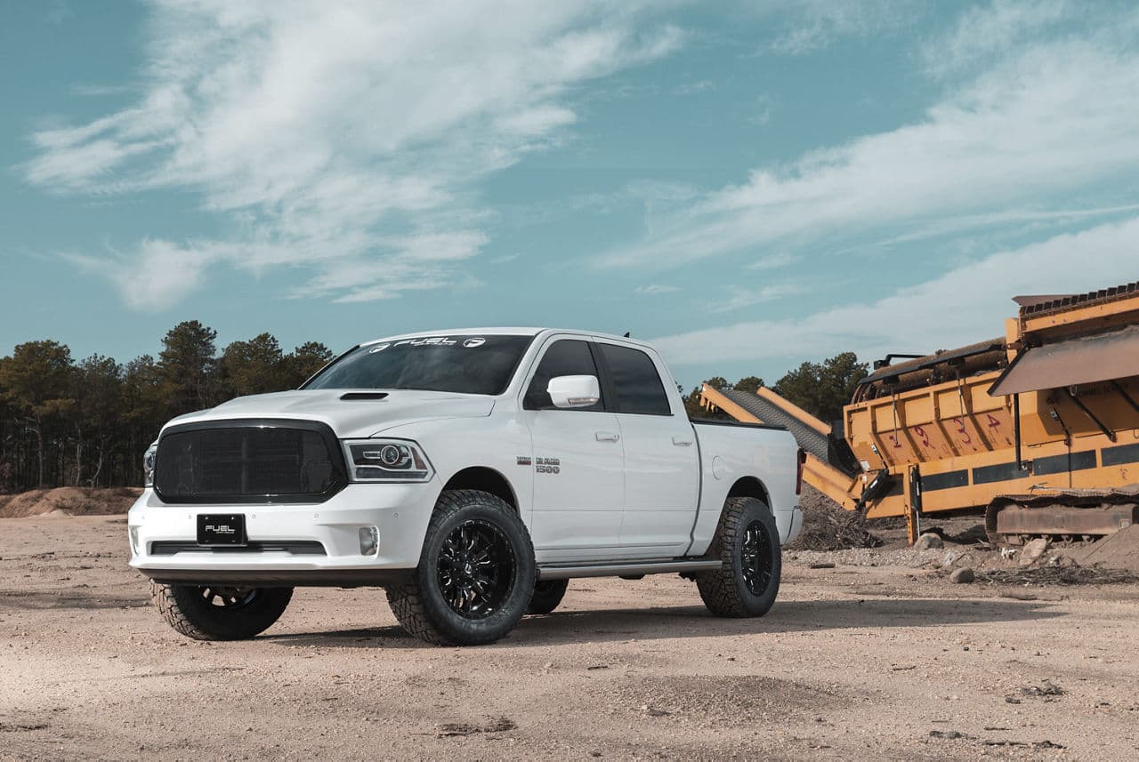 Side profile of 2017 Ram 1500 with wheels