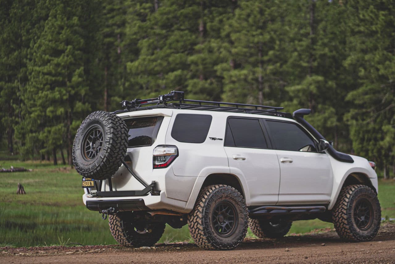 Side profile of 2017 Toyota 4Runner with wheels