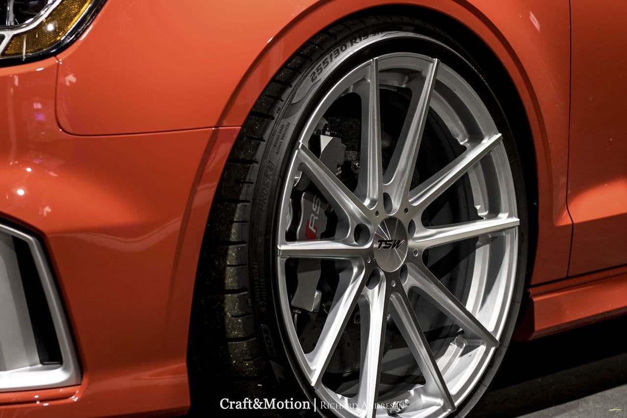 Side profile of 2018 Audi RS3 with wheels