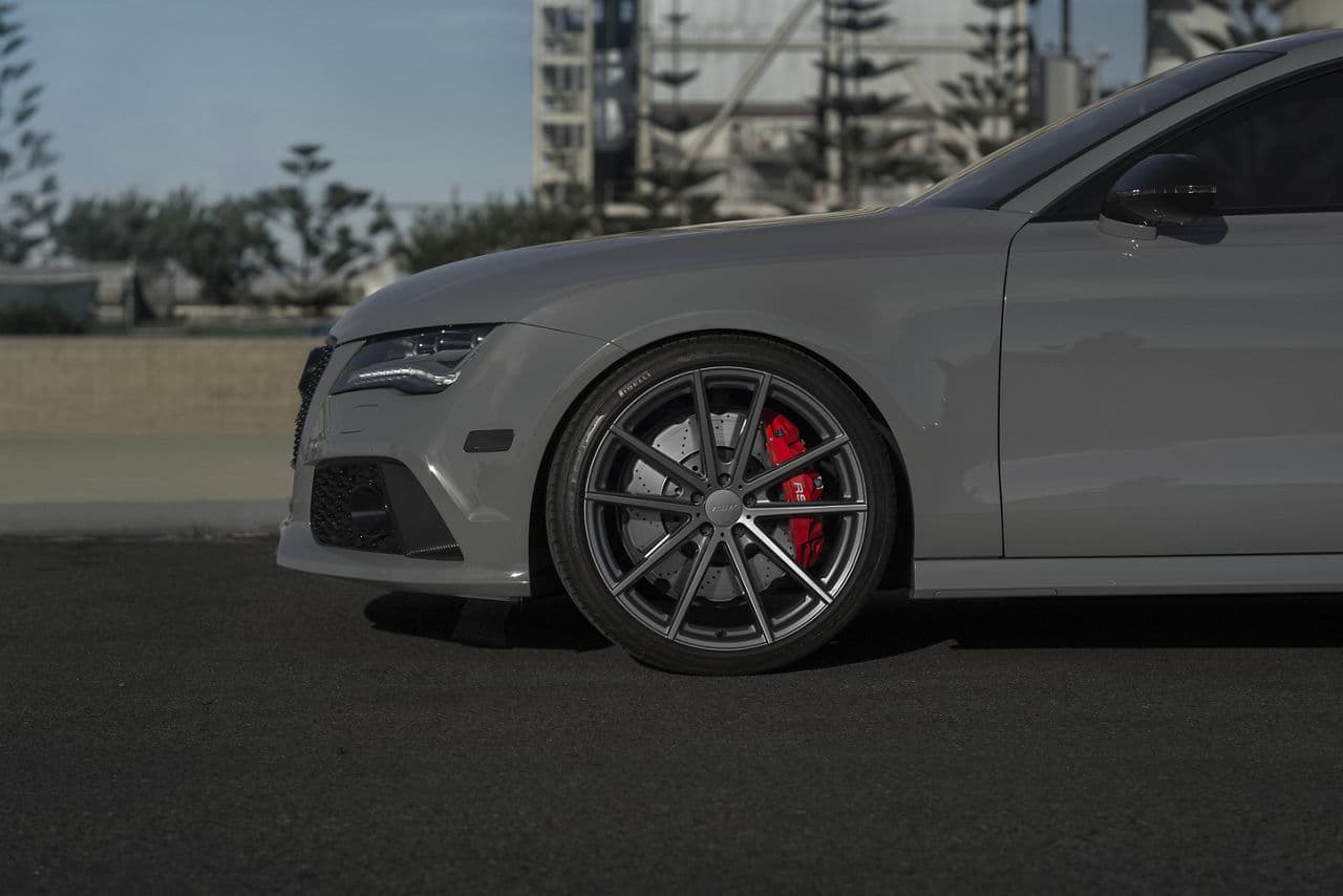 Detail view of 2018 Audi RS7 with wheels